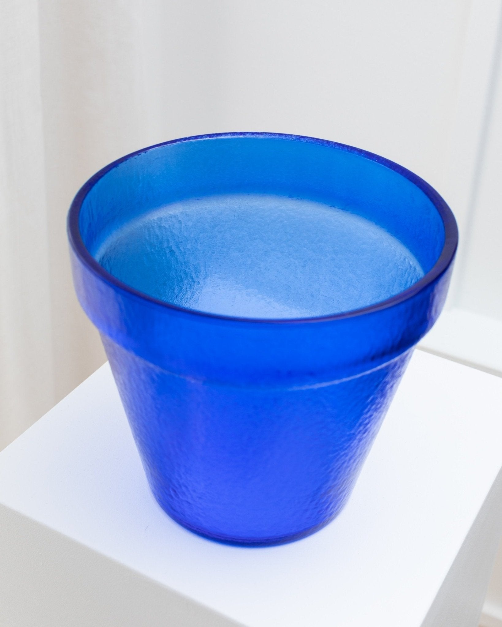 XL Flowerpot made of blue glass - Mid Century Design - Italy - 1970s - Bottega Jacobs