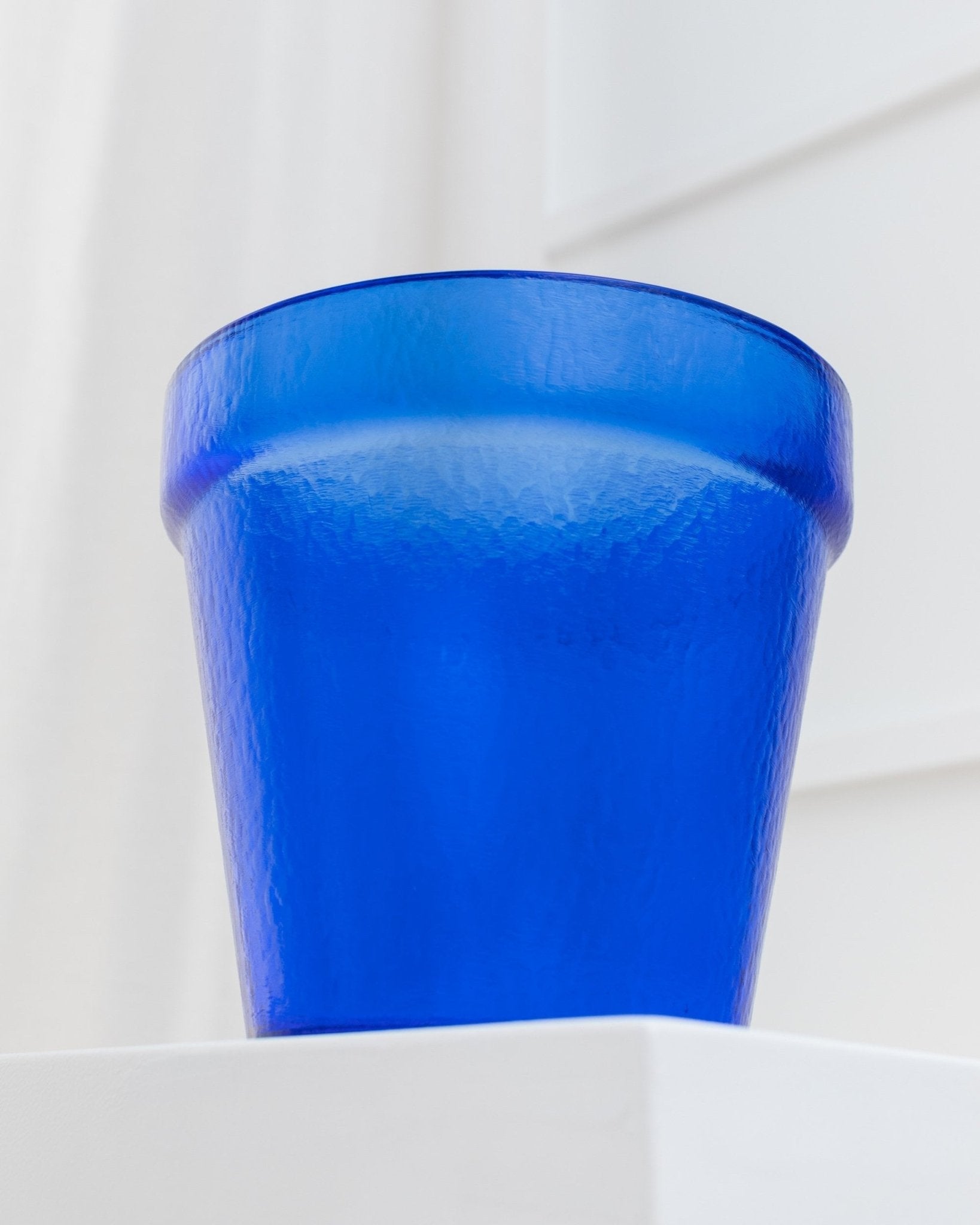 XL Flowerpot made of blue glass - Mid Century Design - Italy - 1970s - Bottega Jacobs