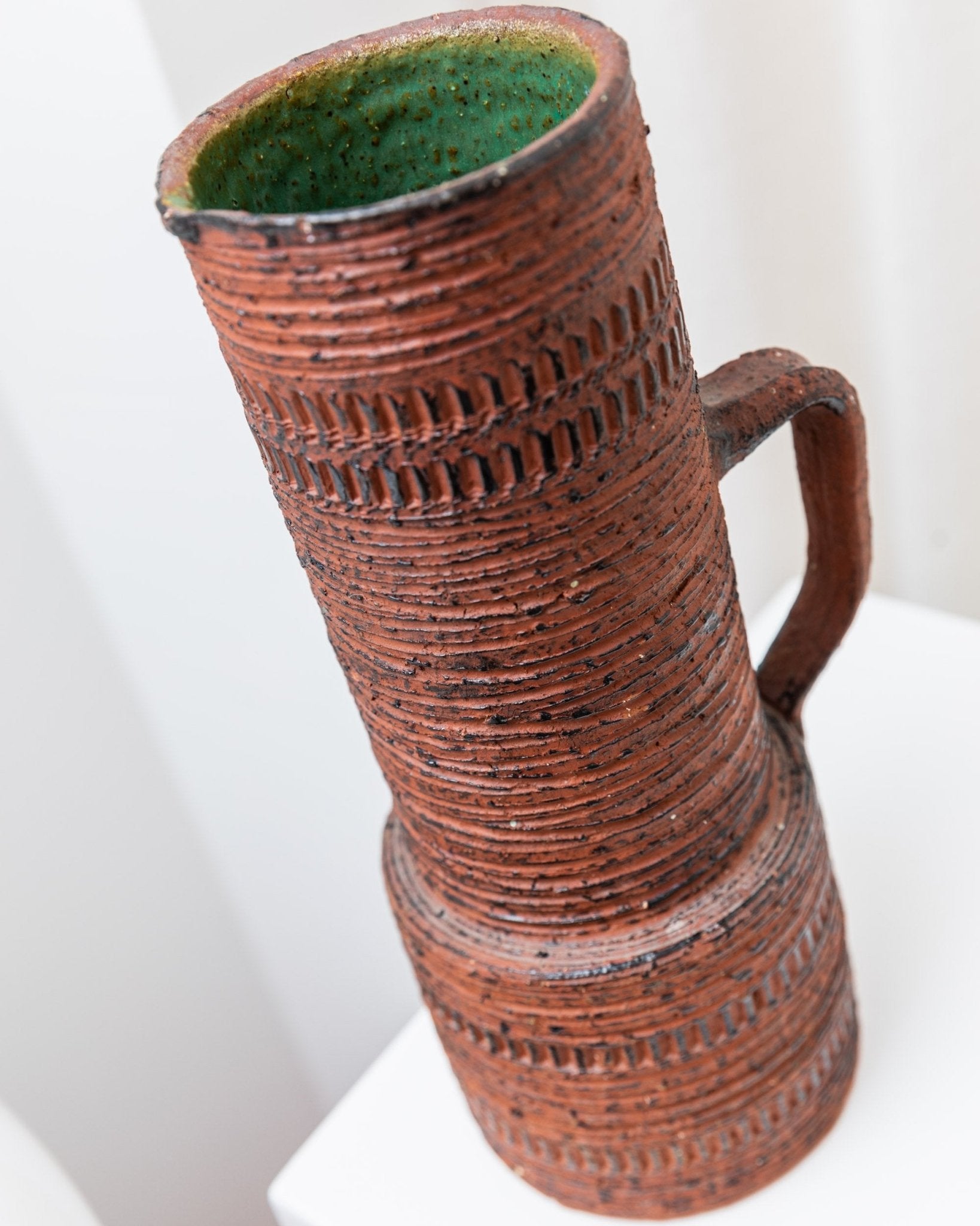 XL Mid - Century Brutalist chamotte vase - by Spara Keramik - incised decoration red brown - Germany 1960s - Bottega Jacobs