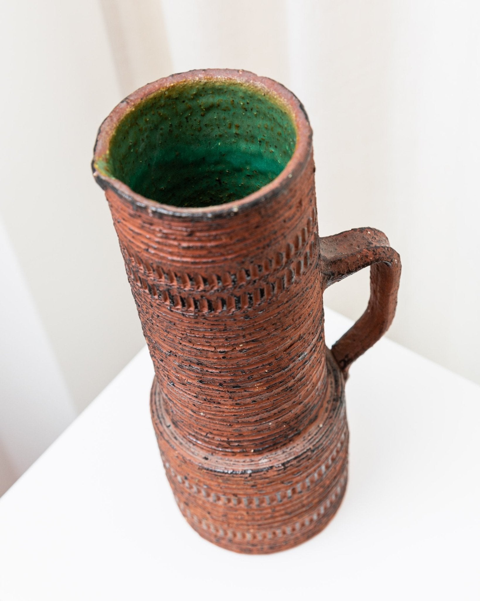 XL Mid - Century Brutalist chamotte vase - by Spara Keramik - incised decoration red brown - Germany 1960s - Bottega Jacobs