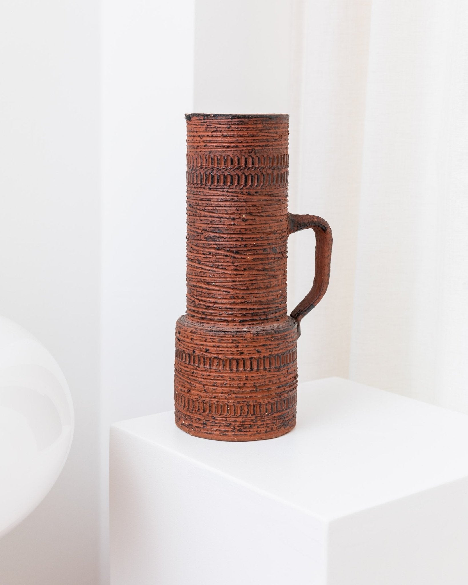 XL Mid - Century Brutalist chamotte vase - by Spara Keramik - incised decoration red brown - Germany 1960s - Bottega Jacobs