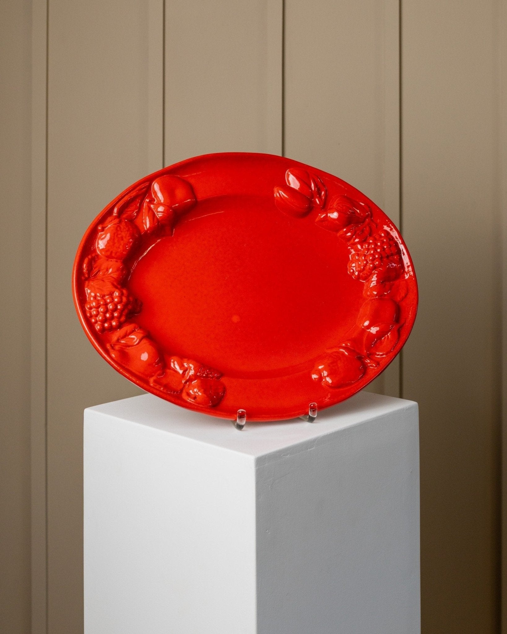 XL vintage ceramic plate oval 1980s - red glaze - fruit relief - Mid Century Design - Italy - Bottega Jacobs