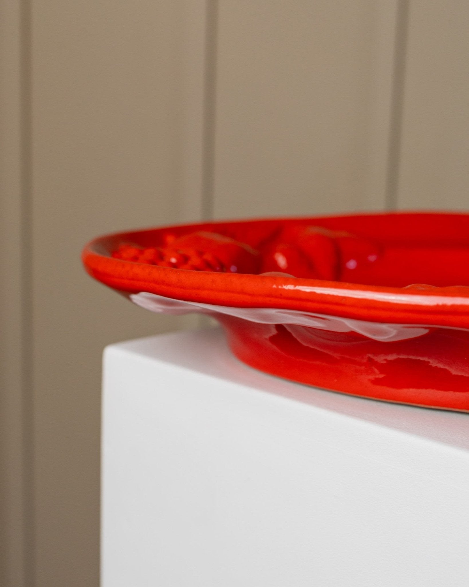 XL vintage ceramic plate oval 1980s - red glaze - fruit relief - Mid Century Design - Italy - Bottega Jacobs