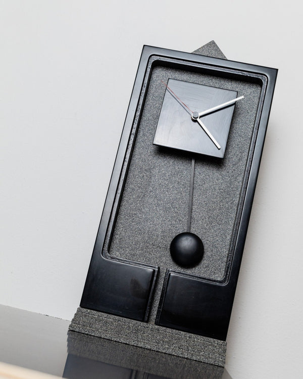 XL Vintage Costantini l'Oggetto grandfather clock 1980s - Postmodern Memphis style in black gray - Made in Italy - Bottega Jacobs