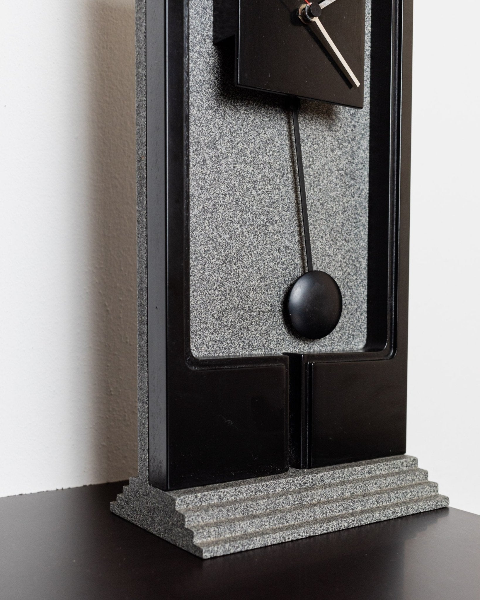 XL Vintage Costantini l'Oggetto grandfather clock 1980s - Postmodern Memphis style in black gray - Made in Italy - Bottega Jacobs