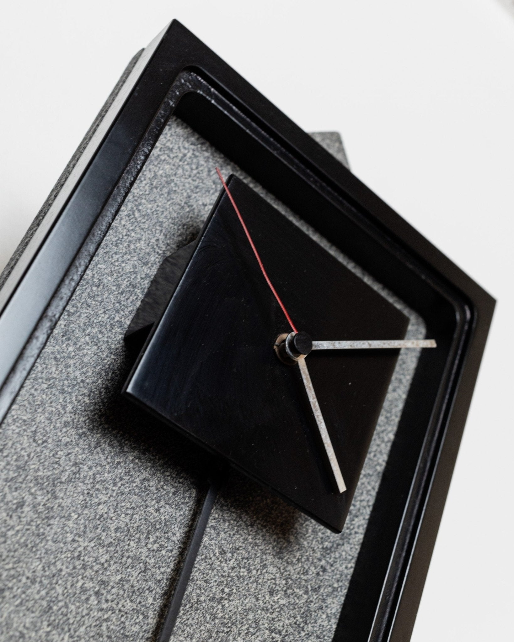XL Vintage Costantini l'Oggetto grandfather clock 1980s - Postmodern Memphis style in black gray - Made in Italy - Bottega Jacobs