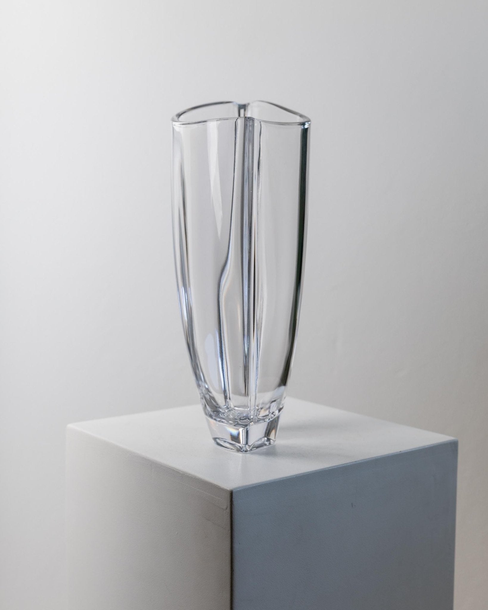 XL Vintage Murano Glass Vase Wavy Shape - Clear Glass, Heavy - Timeless Design Italy 1980s - Classic Flower Vase, Elegant Gift Idea_Bottega Jacobs