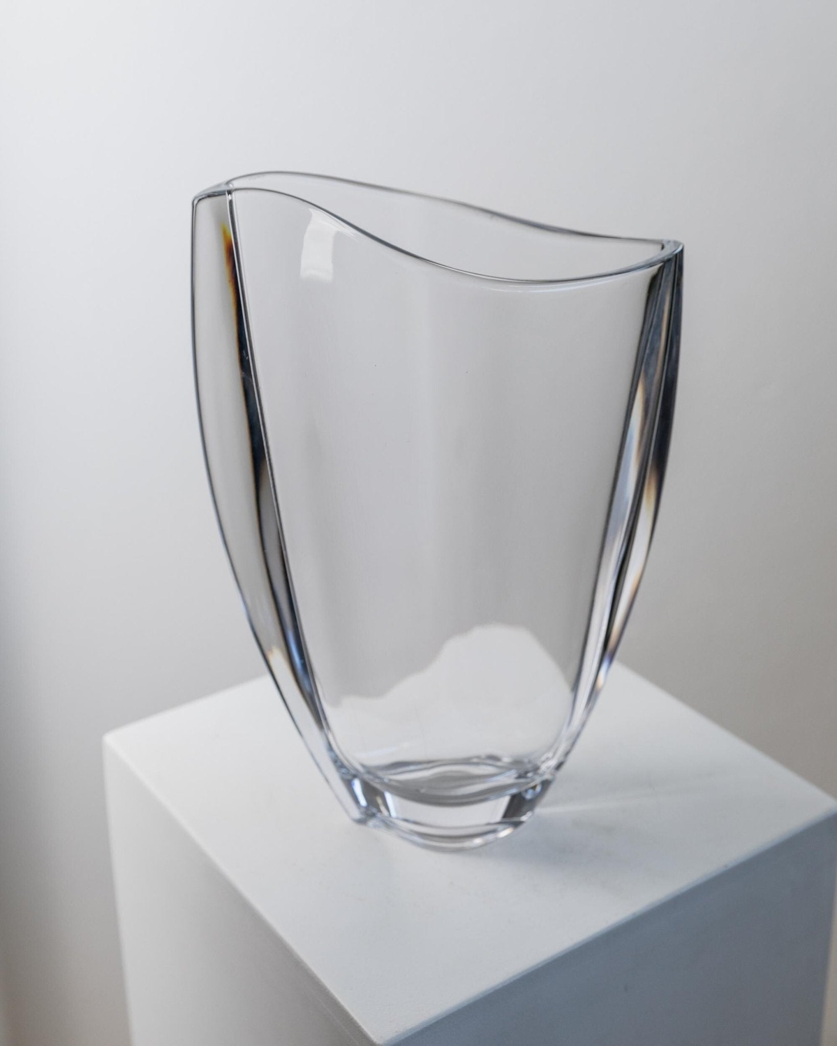 XL Vintage Murano Glass Vase Wavy Shape - Clear Glass, Heavy - Timeless Design Italy 1980s - Classic Flower Vase, Elegant Gift Idea_Bottega Jacobs