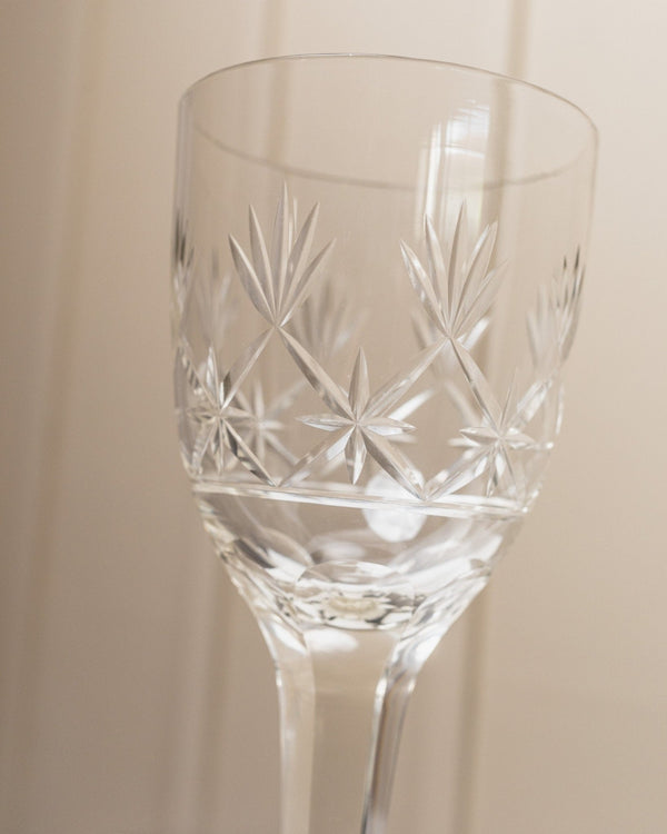 XL Vintage Saint Louis wine glass made of crystal glass - Faceted stem, great details - France 1930s - Bottega Jacobs