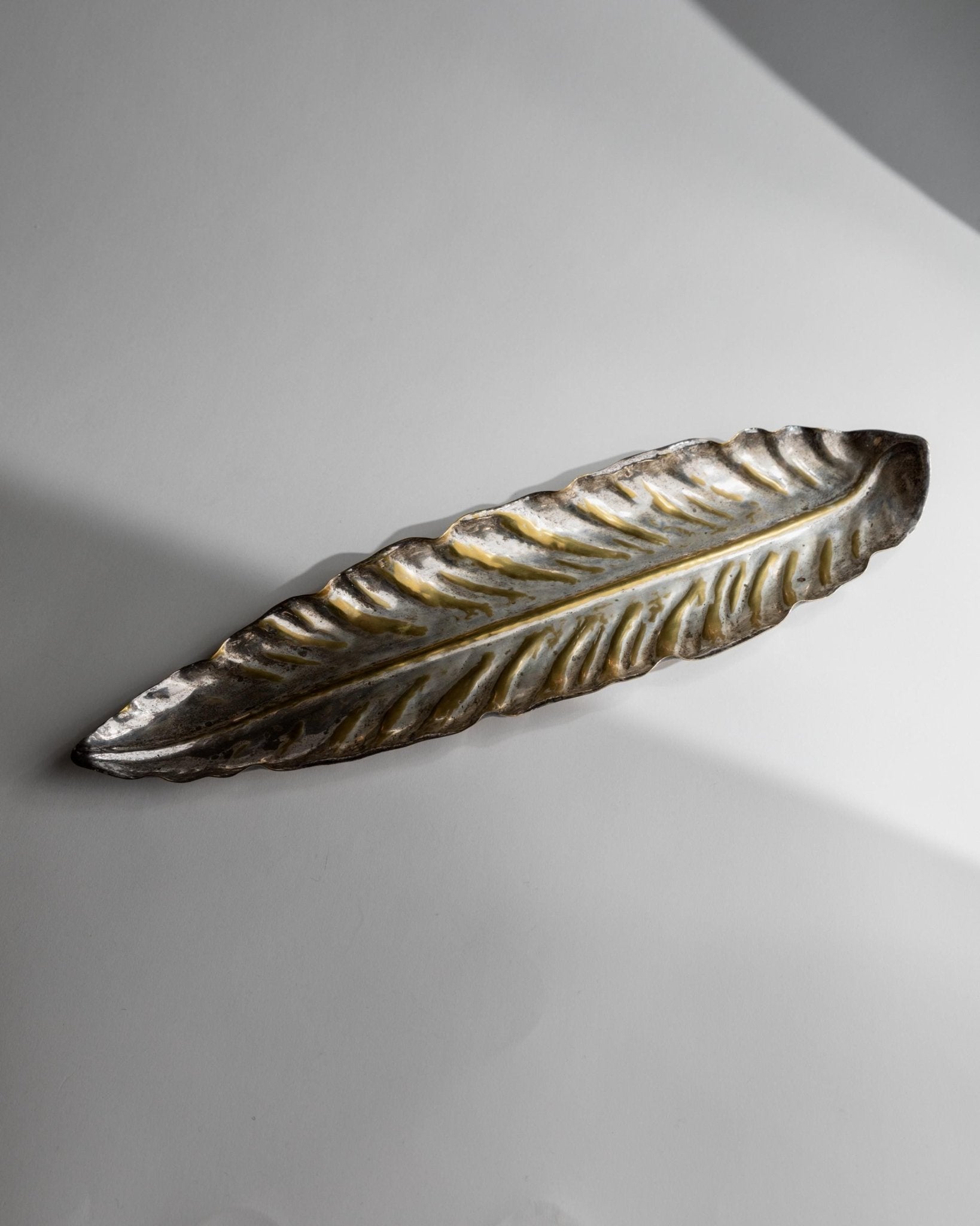 XL Vintage Silver Plated Leaf Bowl - With Golden Details - Mid Century Design Italy 1970s - Gift Idea Elegant, Retro Table Decoration_Bottega Jacobs
