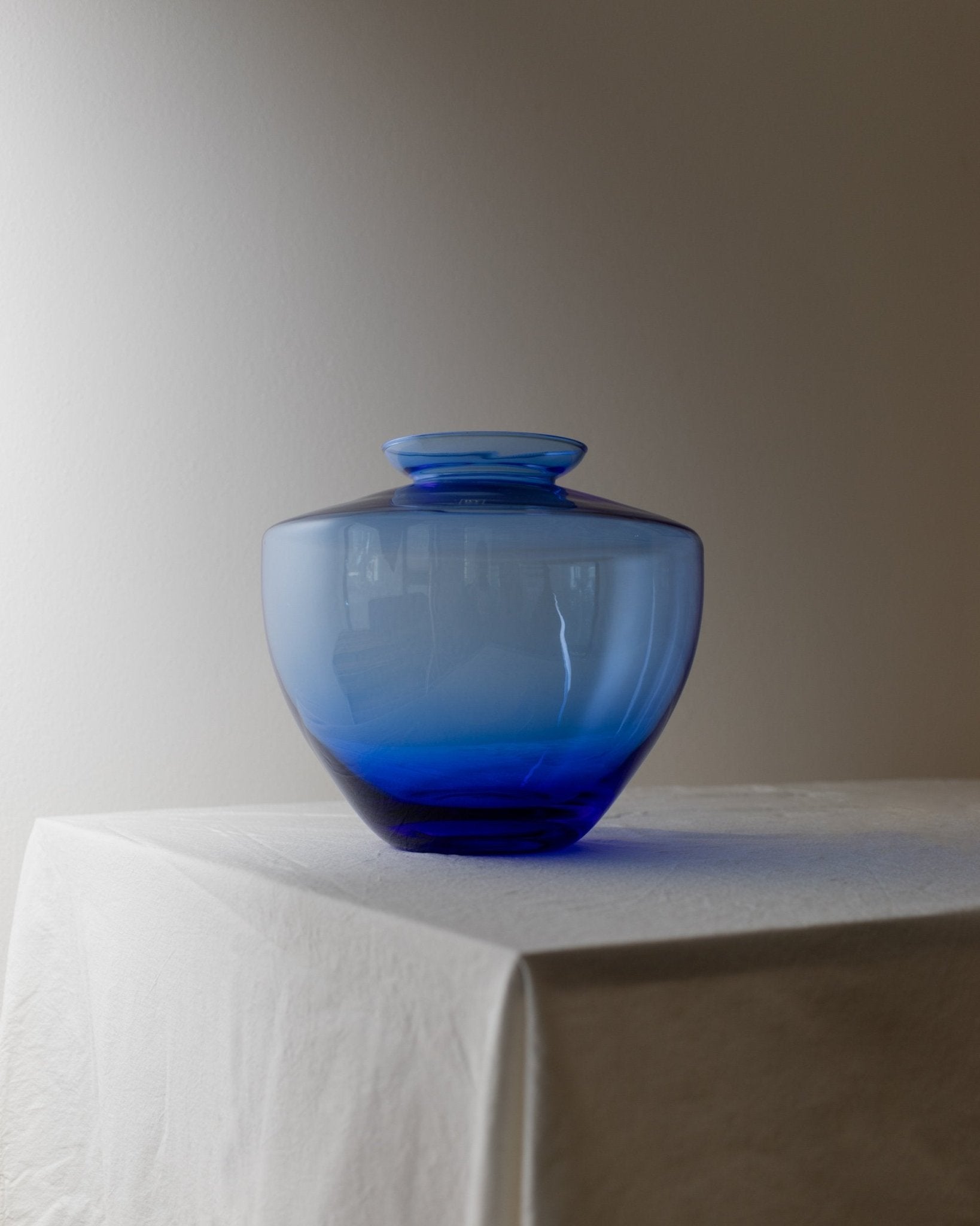 XL Vintage Vase by IVV Italia - Murano glass in cobalt blue - MCM Italy 1970s - Decorative retro vase, elegant gift idea, glass art - Bottega Jacobs