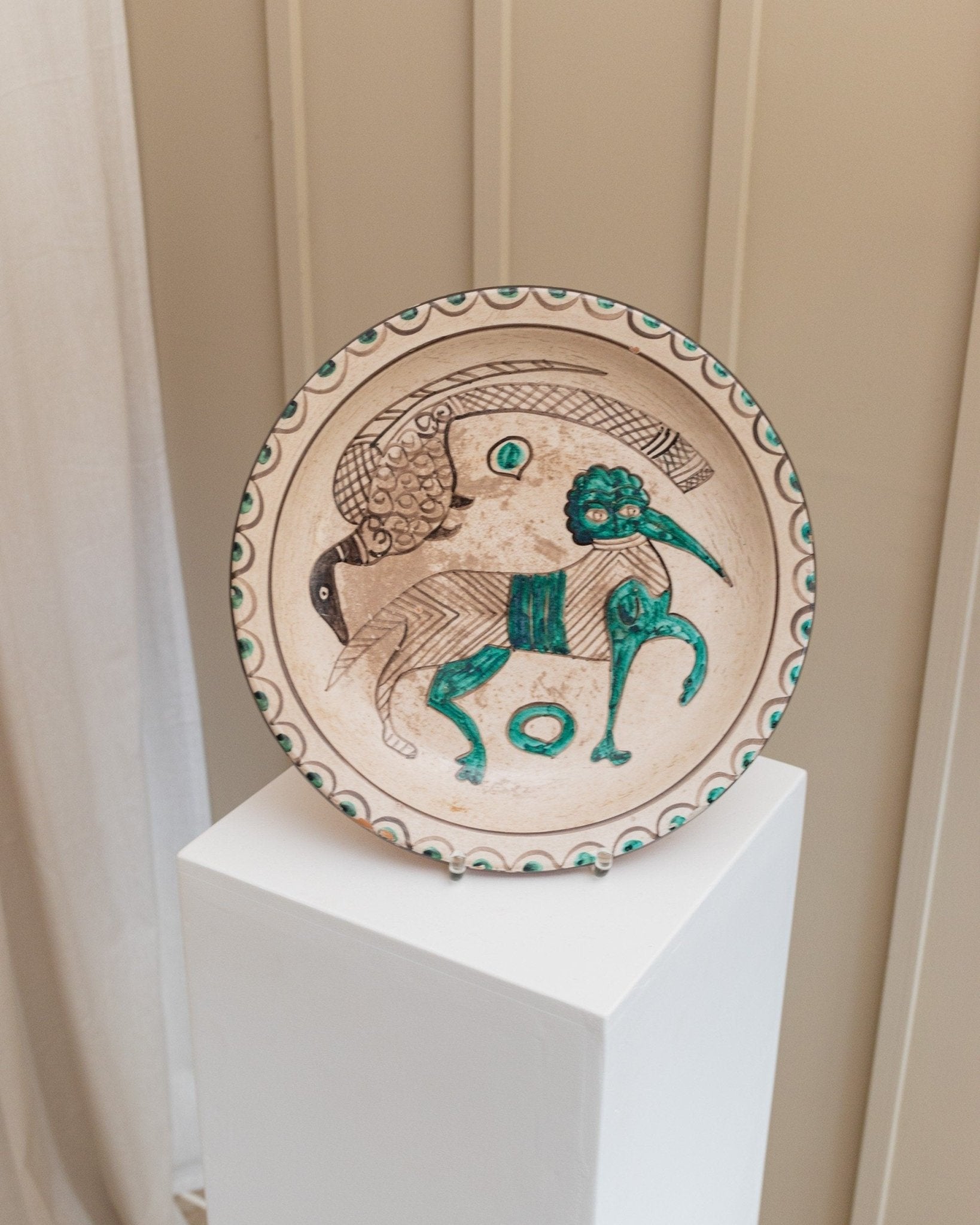 XL vintage wall plate ceramic - hand - painted plate Pisan motif fantasy animals - Italy 1960s - Bottega Jacobs