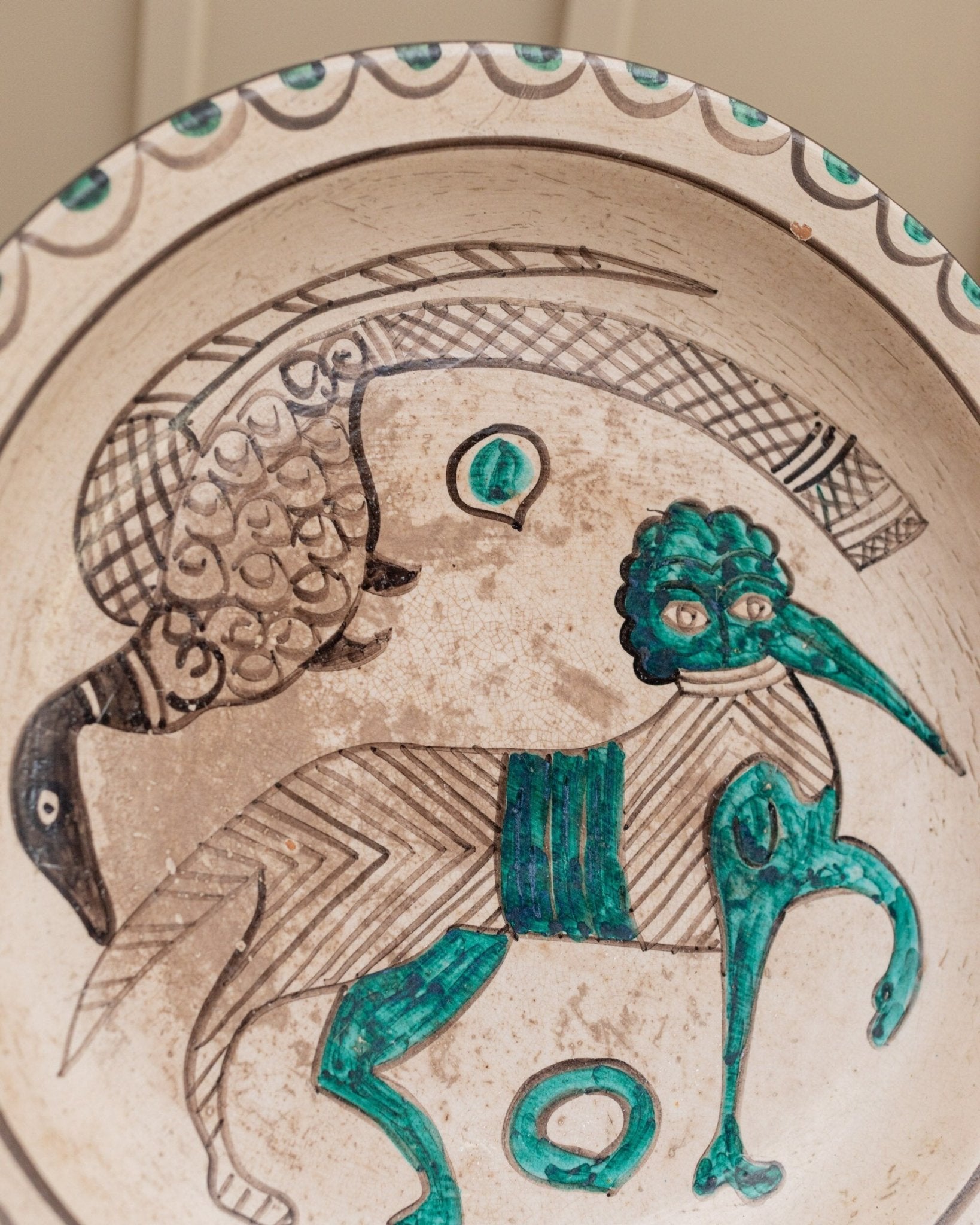 XL vintage wall plate ceramic - hand - painted plate Pisan motif fantasy animals - Italy 1960s - Bottega Jacobs