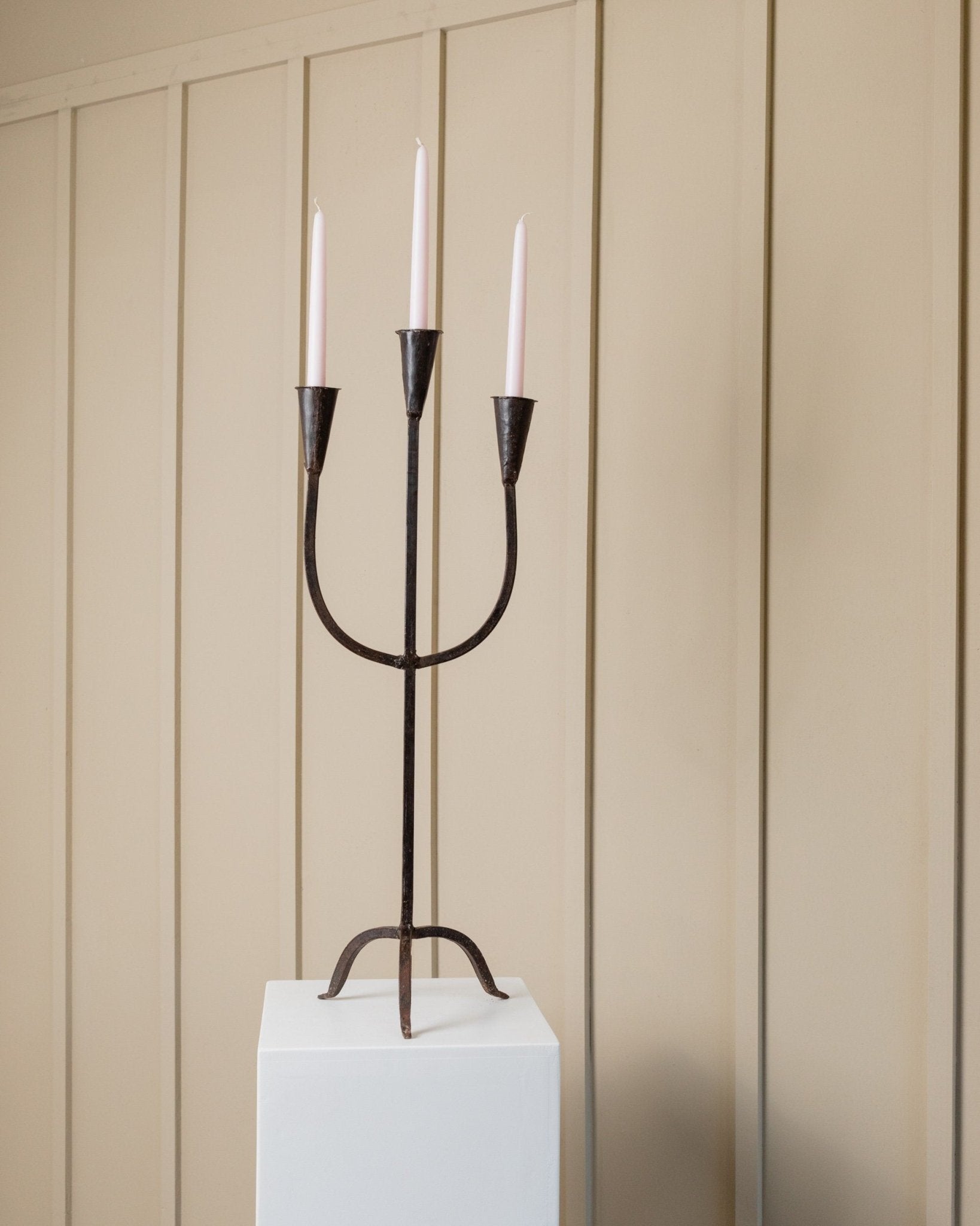 XXL Brutalist metal candlestick - classic shape for 3 candles - handmade - Italy 1960s - Bottega Jacobs