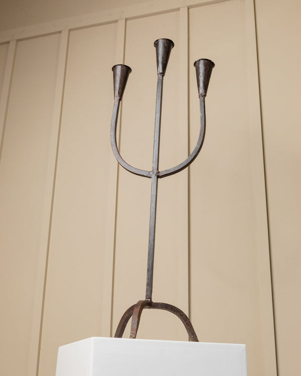 XXL Brutalist metal candlestick - classic shape for 3 candles - handmade - Italy 1960s - Bottega Jacobs