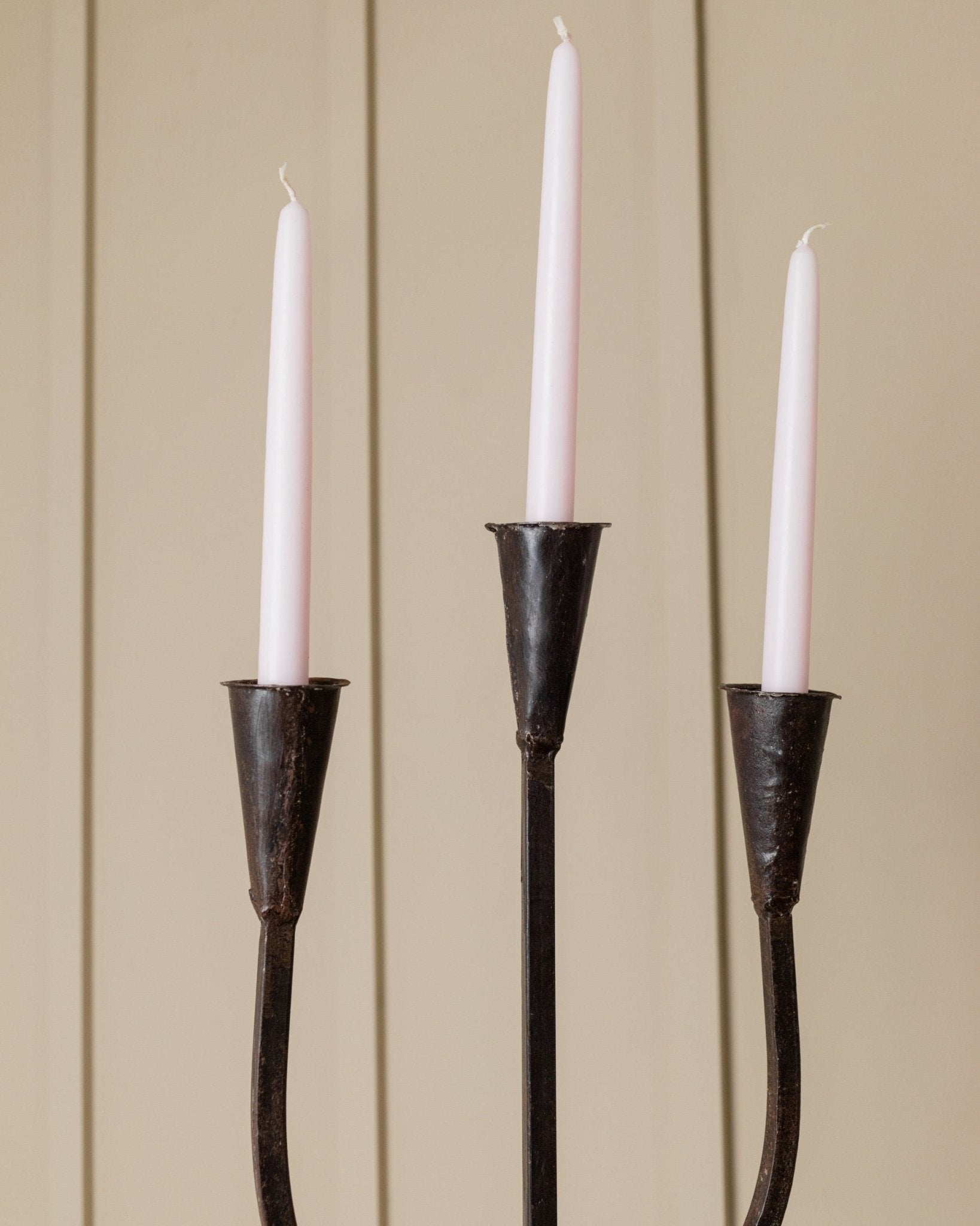 XXL Brutalist metal candlestick - classic shape for 3 candles - handmade - Italy 1960s - Bottega Jacobs