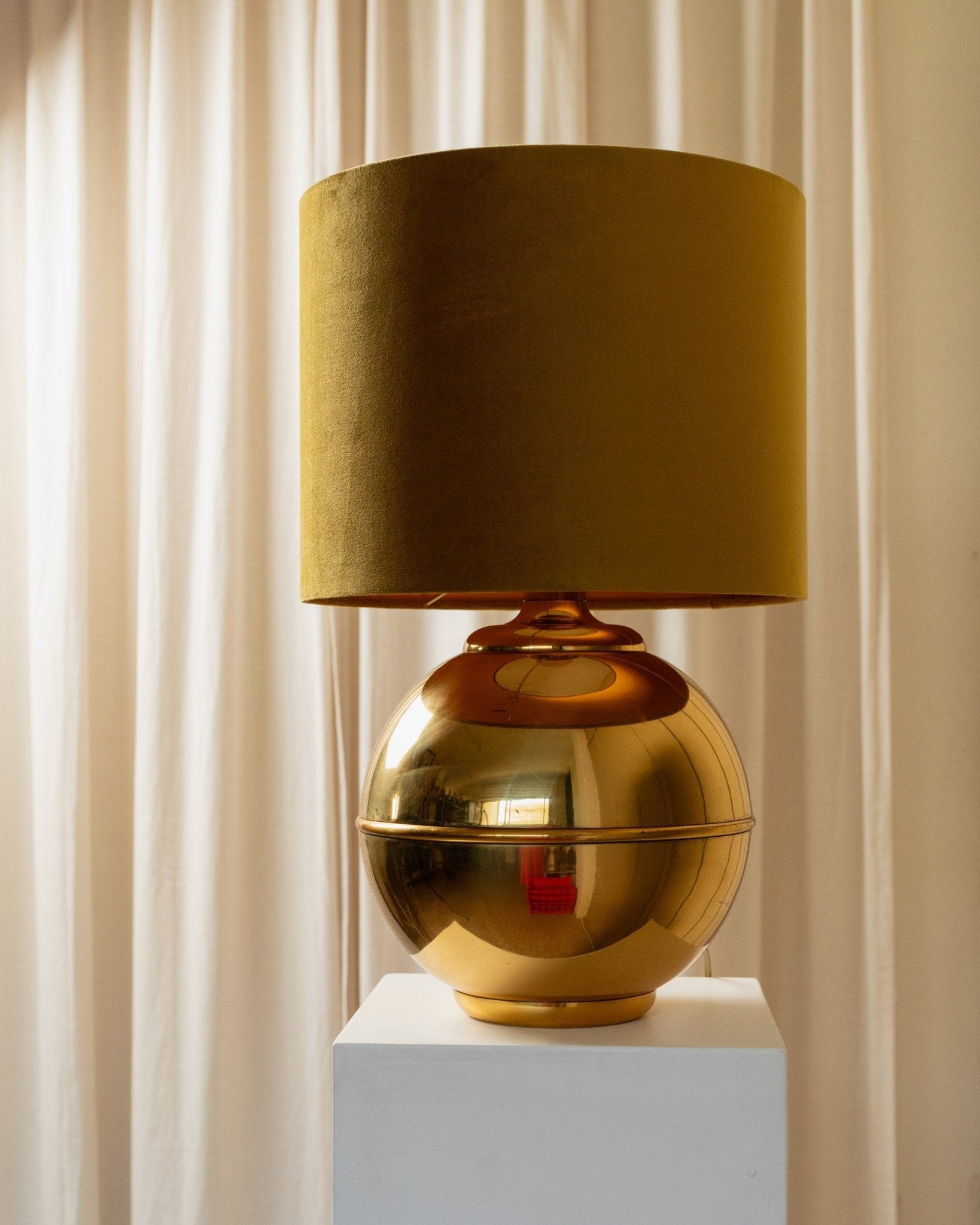 XXL vintage globe lamp Italy 1980s, golden velvet lampshade, Hollywood Regency style - Bottega Jacobs