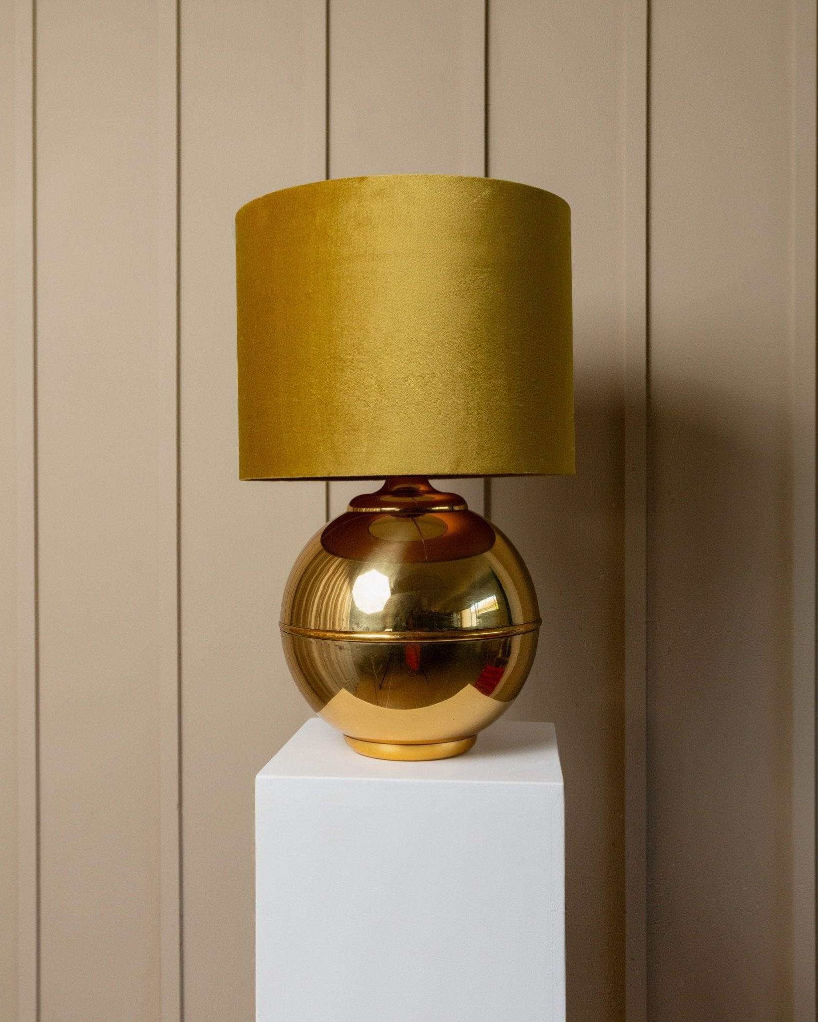 XXL vintage globe lamp Italy 1980s, golden velvet lampshade, Hollywood Regency style - Bottega Jacobs