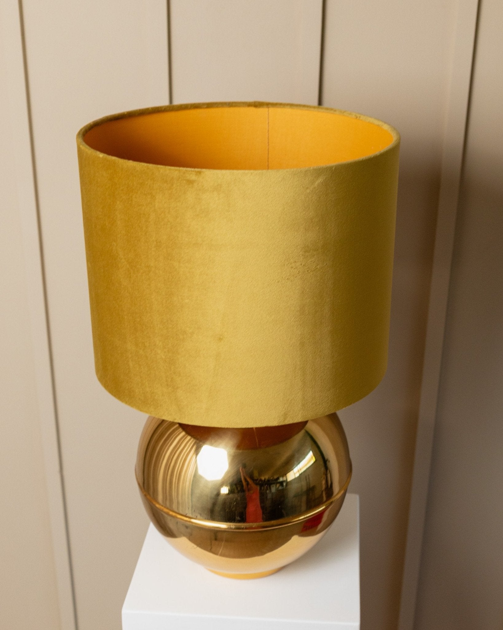 XXL vintage globe lamp Italy 1980s, golden velvet lampshade, Hollywood Regency style - Bottega Jacobs