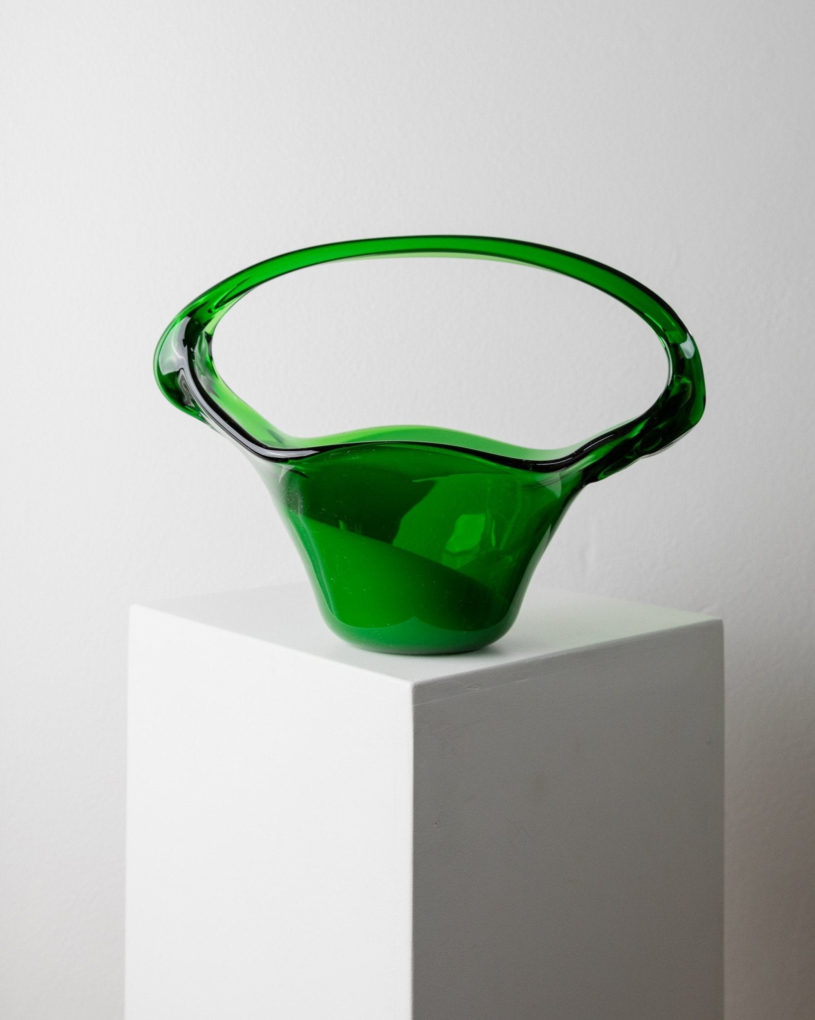 XXL Vintage Murano Glass Handle Bowl - bright green - Mid Century Design Italy 1970s - Decorative glass art colourful, gift idea - Bottega Jacobs