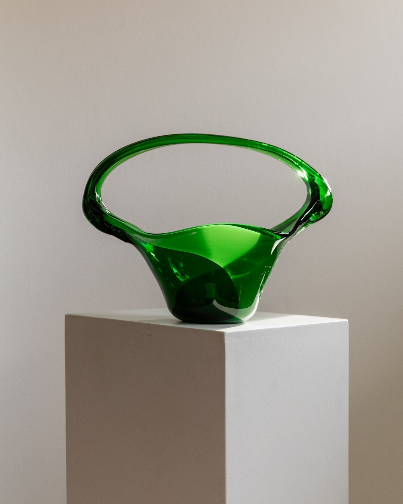 XXL Vintage Murano Glass Handle Bowl - bright green - Mid Century Design Italy 1970s - Decorative glass art colourful, gift idea - Bottega Jacobs